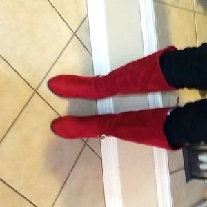 Red Suede Boots With Sliver